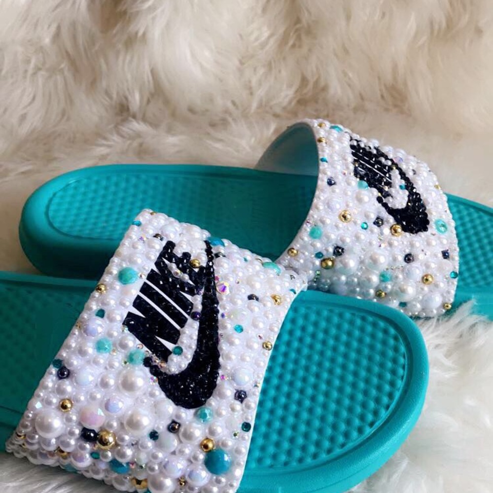 Custom Nike slides. - Picture 3 of 8